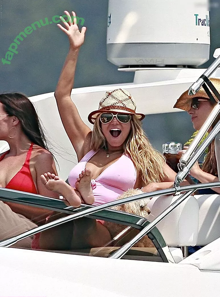 Jessica Simpson nude photo #0825 (52529184 / JessicaSimpson)