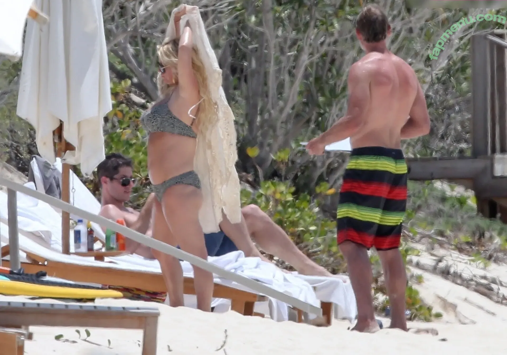 Jessica Simpson nude photo #0959 (52529184 / JessicaSimpson)