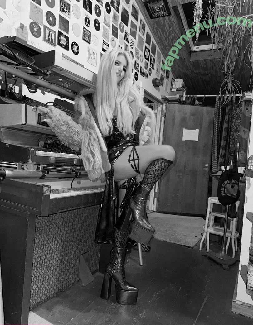 Jessica Simpson nude photo #1127 (52529184 / JessicaSimpson)