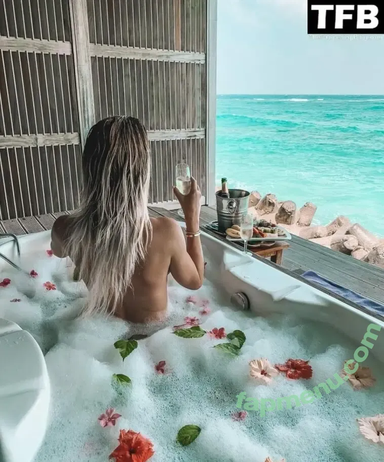 Jessica Thivenin nude photo #0007 (Jessica Thivenin)
