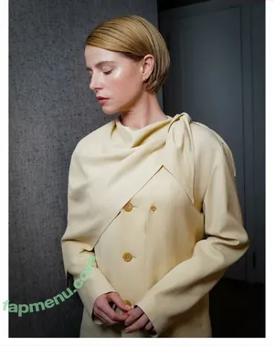 Jessie Buckley / thejessiebuckley nude photo #0087