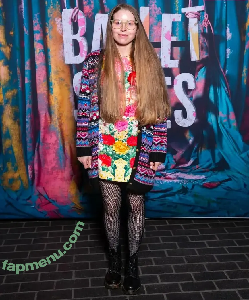 Jessie Cave nude photo #0027 (jessiecave)