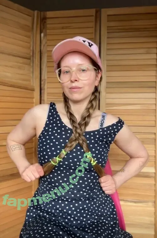 Jessie Cave nude photo #0016 (jessiecave)