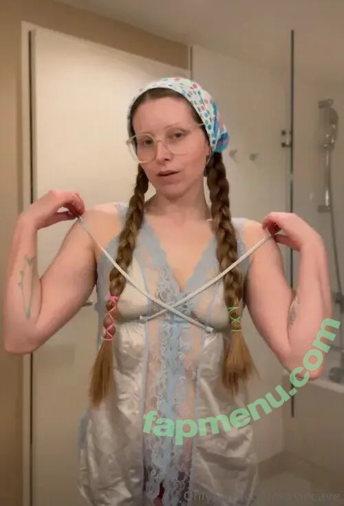 Jessie Cave nude photo #0118 (jessiecave)
