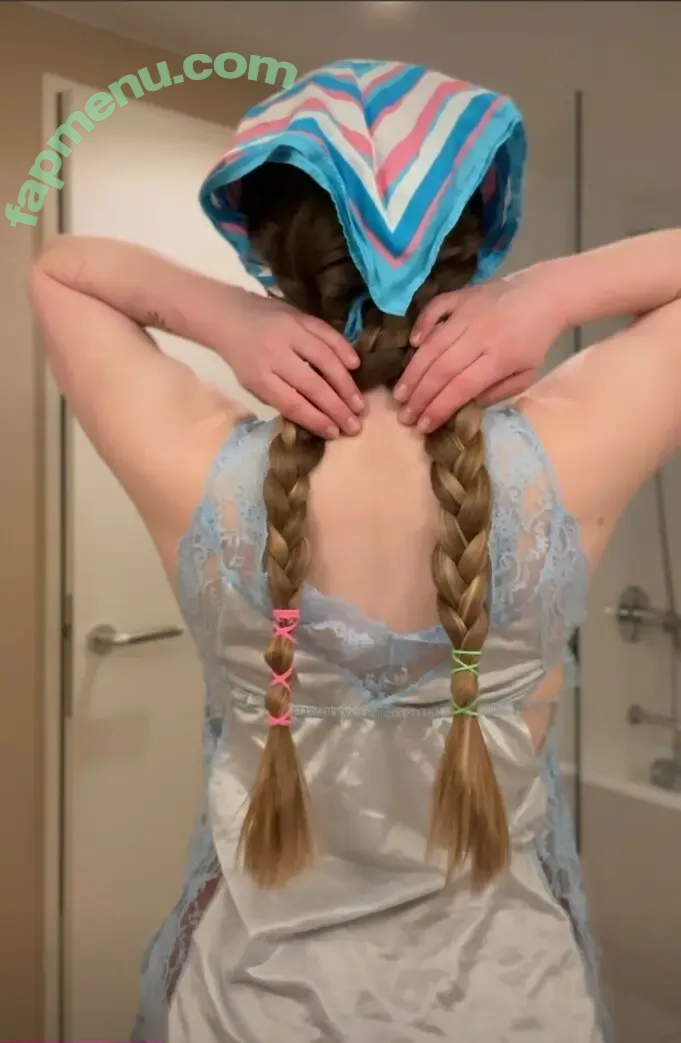 Jessie Cave nude photo #0125 (jessiecave)