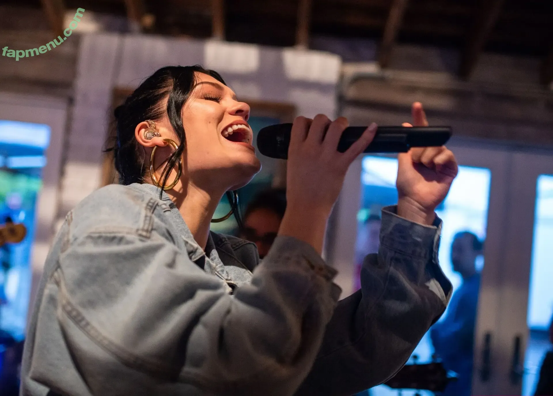 Jessie J nude photo #0308 (jessie-j / jessiej)