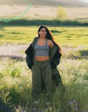 Jessie Reyez / jessie.reyes21 / jessiereyez nude photo #0096