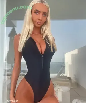  nude photo #0004