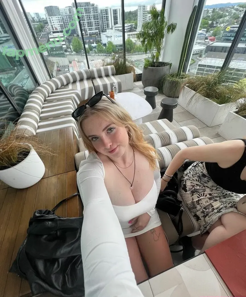 Jessie nude photo #0046 (JessieTurnerxx / jessieluvonly / jessiewoulfe)
