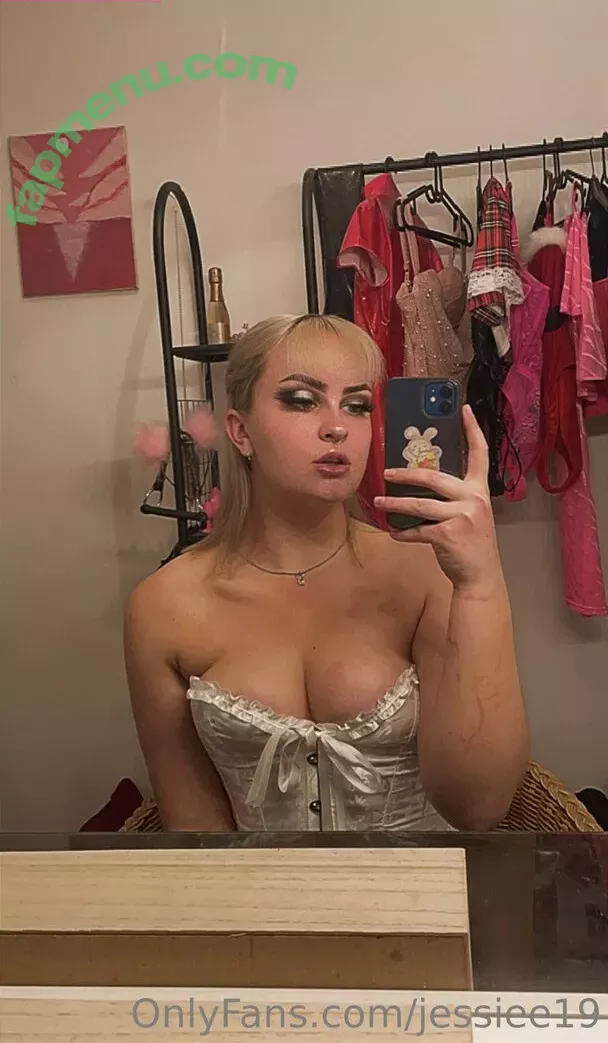 jessiee19 nude photo #0058 (jessiee19)