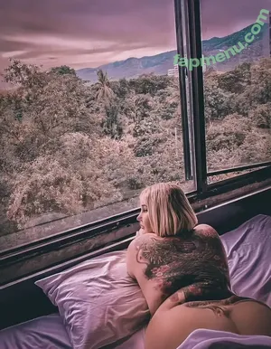  nude photo #0002