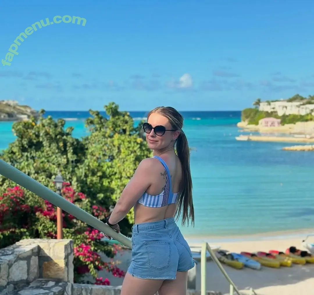 Jetting Julia nude photo #0030 (jettingjulia)