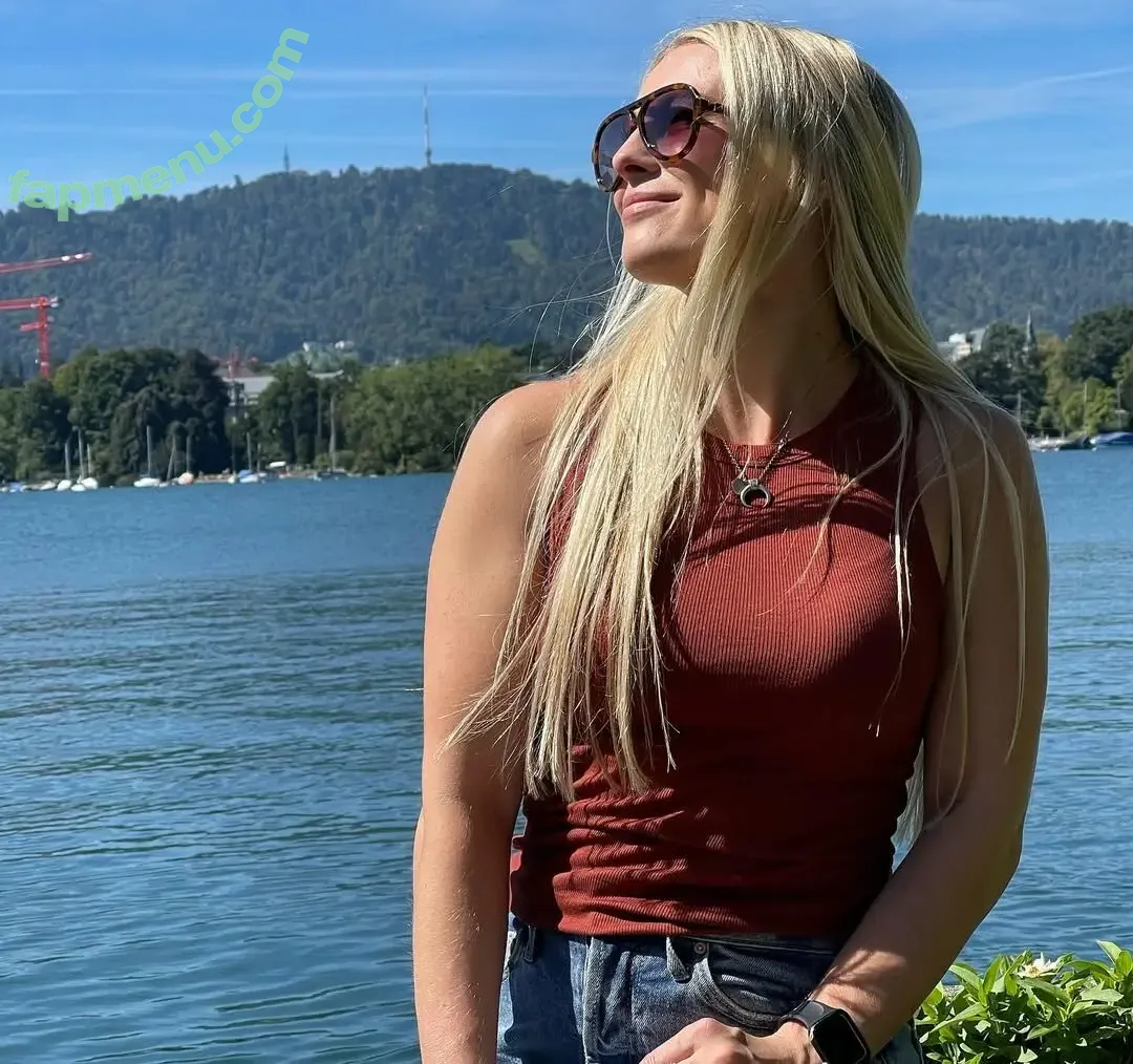 Jetting Julia nude photo #0041 (jettingjulia)