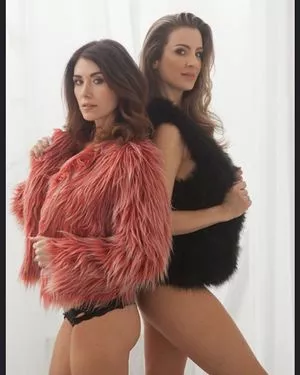 Jewel Staite / JewelStaite nude photo #0032