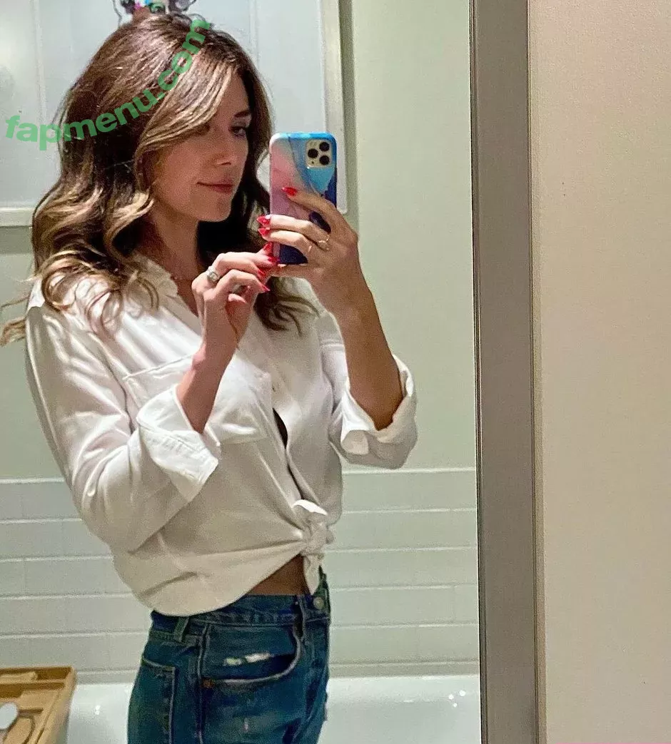 Jewel Staite nude photo #0004 (JewelStaite)