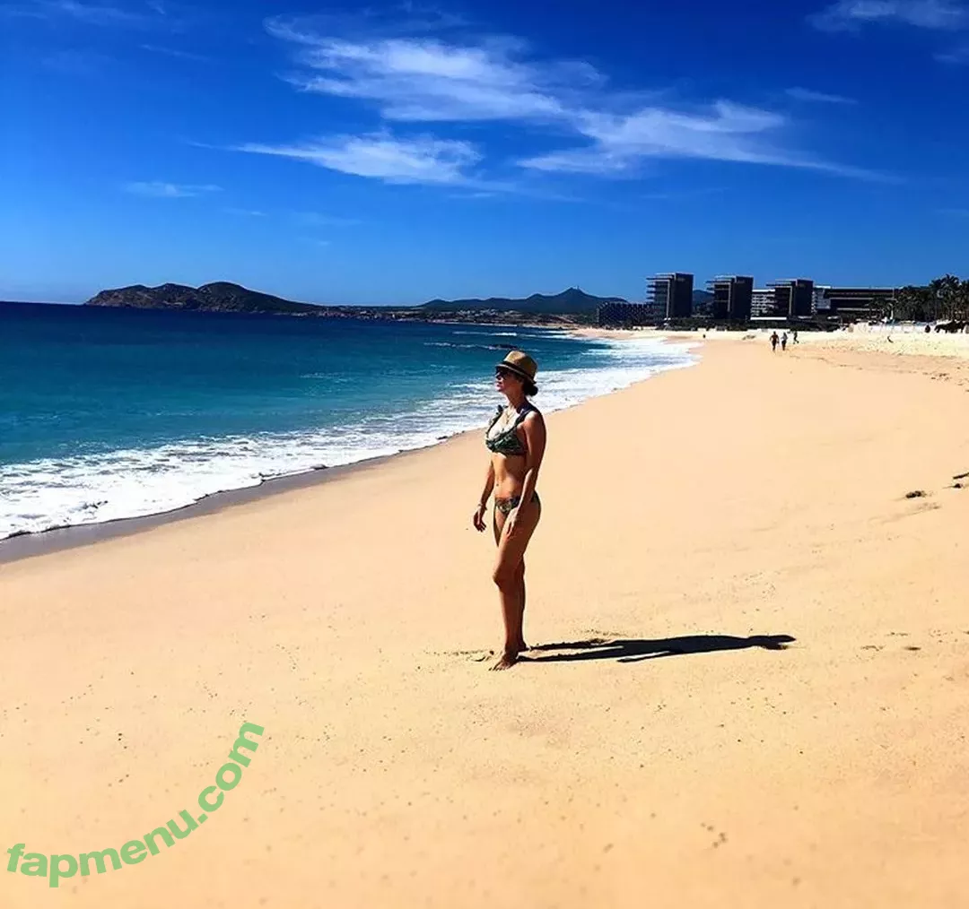 Jewel Staite nude photo #0025 (JewelStaite)