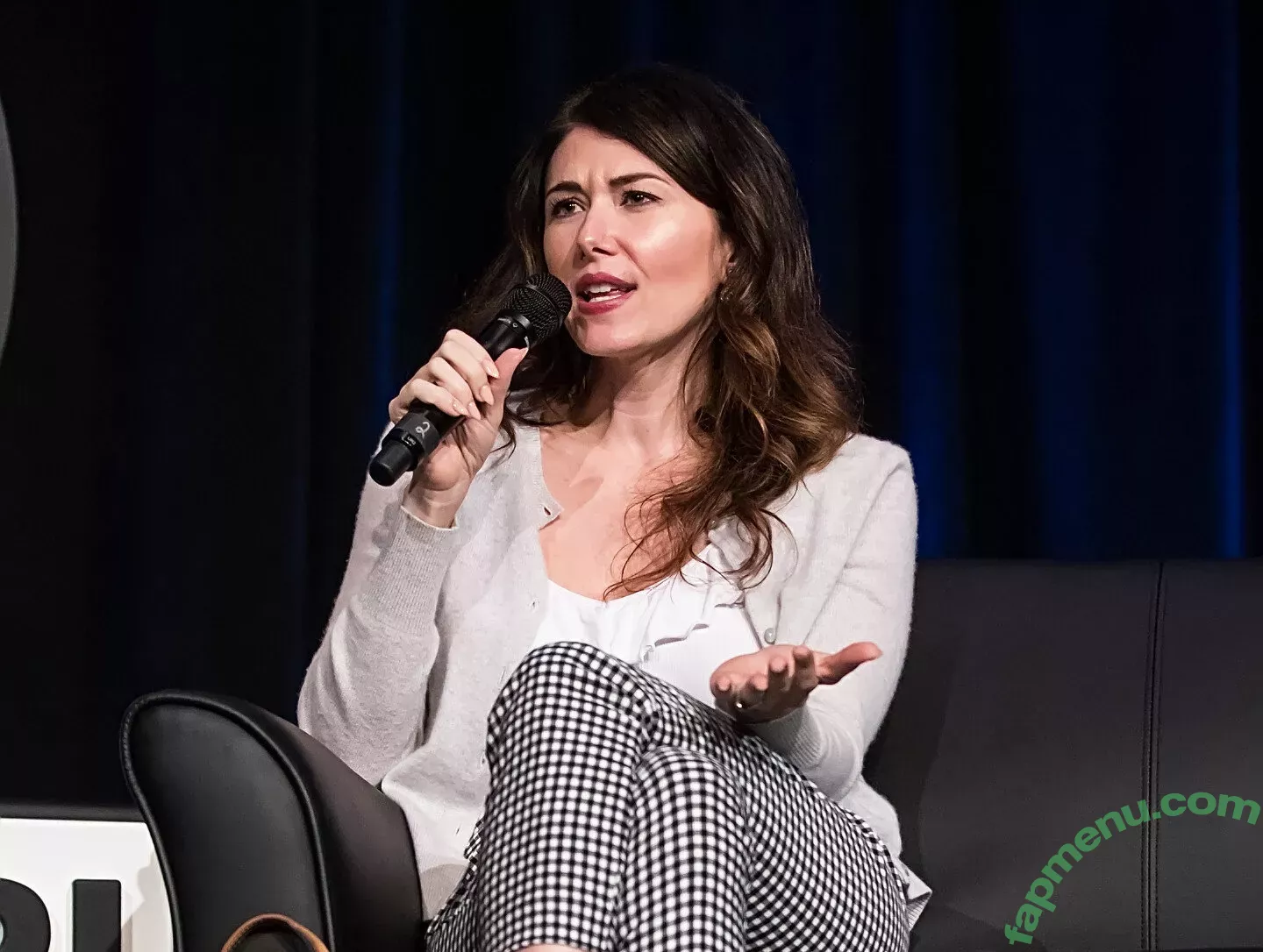 Jewel Staite nude photo #0057 (JewelStaite)