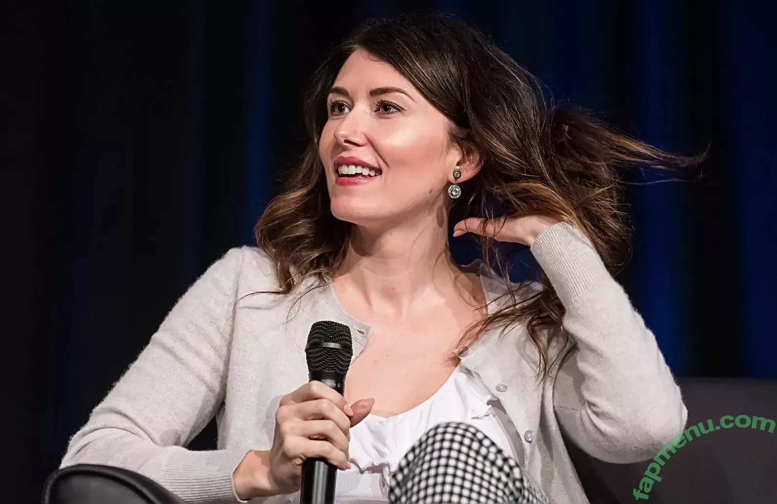 Jewel Staite nude photo #0060 (JewelStaite)