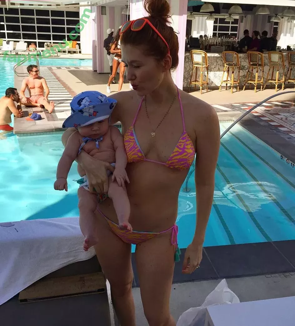 Jewel Staite nude photo #0118 (JewelStaite)