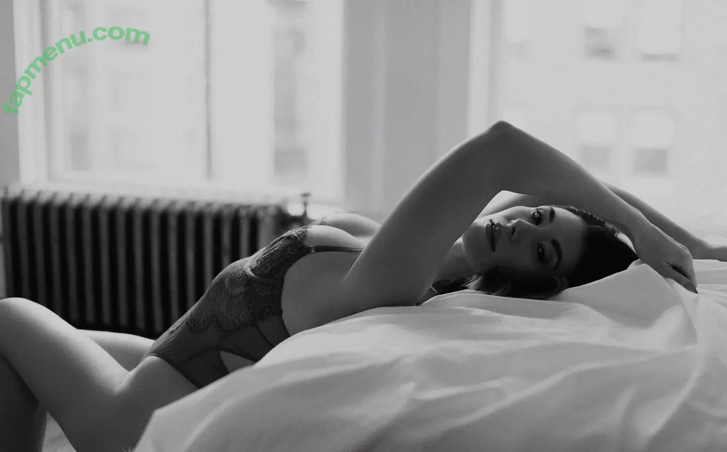 Jewel Staite nude photo #0159 (JewelStaite)