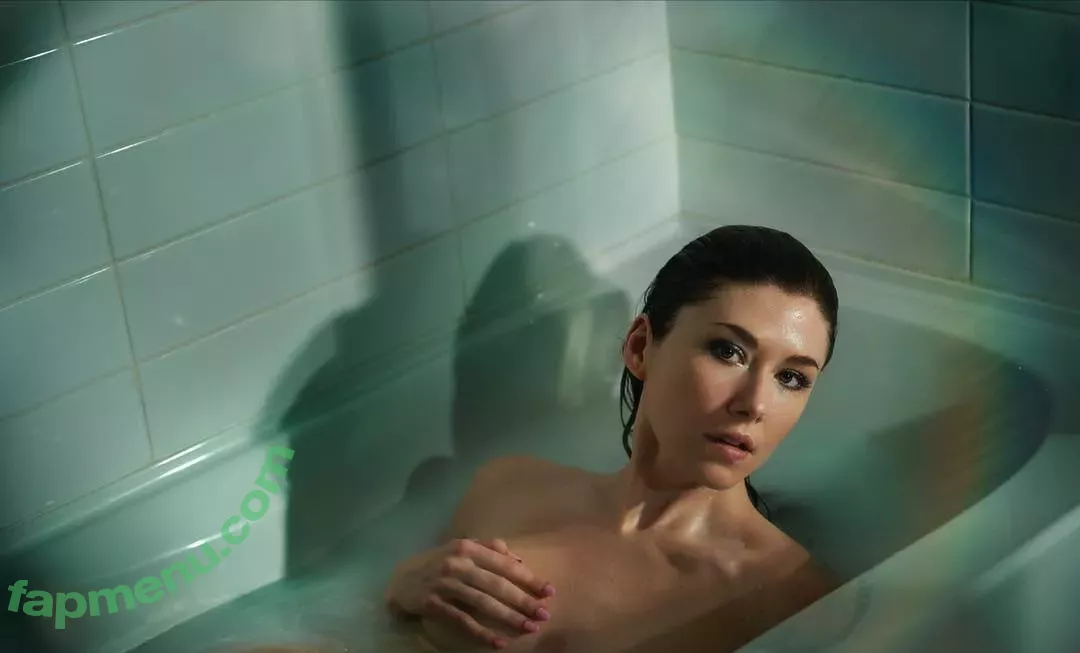 Jewel Staite nude photo #0168 (JewelStaite)