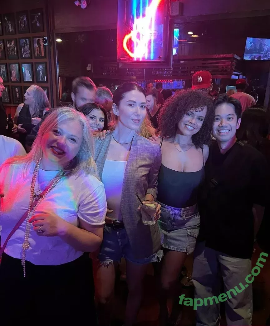 Jewel Staite nude photo #0283 (JewelStaite)