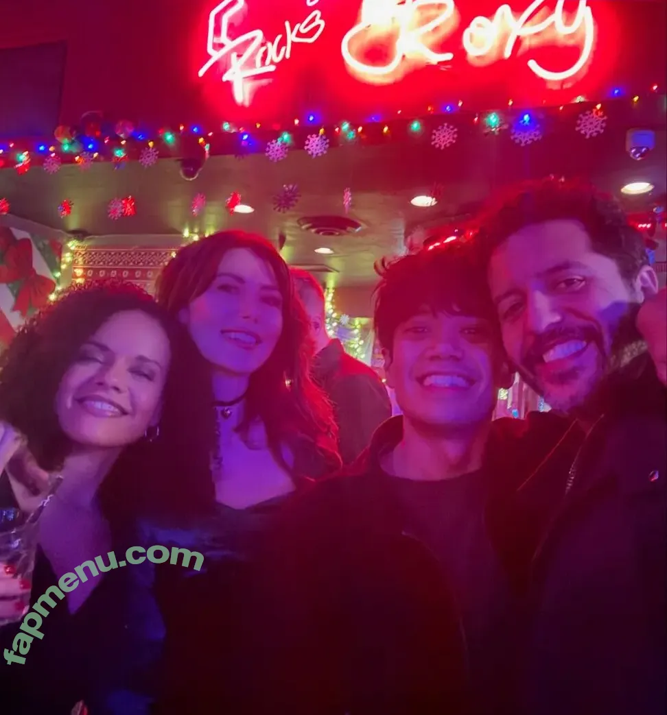 Jewel Staite nude photo #0652 (JewelStaite)