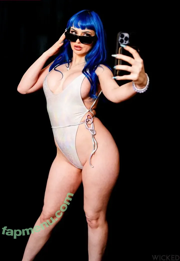 Jewelz Blu nude photo #0940 (Jewelzblu / jewelz_blu / onlyjewelzblu)