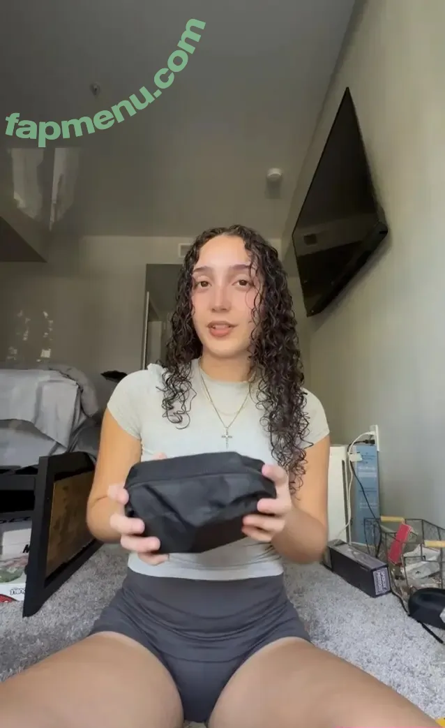 jezabzllz nude photo #0051 (bzllz)