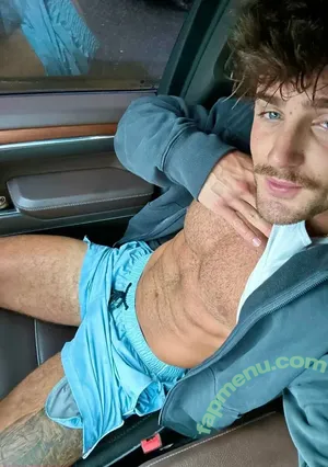jfit98 / jt_thefiredog nude photo #0004