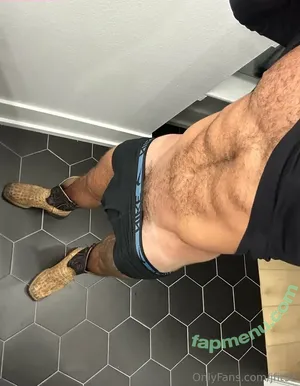 jfit98 / jt_thefiredog nude photo #0014