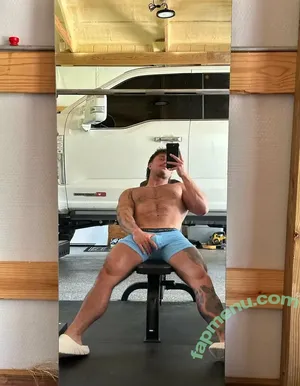jfit98 / jt_thefiredog nude photo #0042