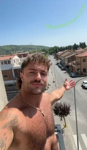 jfit98 / jt_thefiredog nude photo #0003