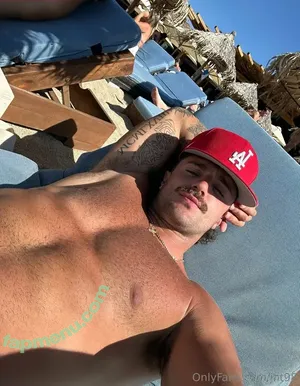 jfit98 / jt_thefiredog nude photo #0018