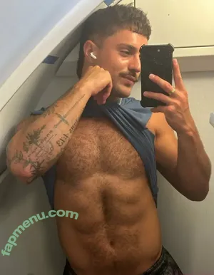 jfit98 / jt_thefiredog nude photo #0030