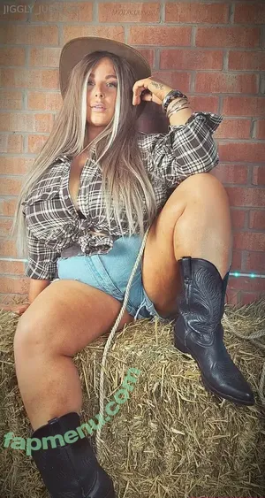 jiggly_jugs_xx / jiggly_jugsxx nude photo #0030