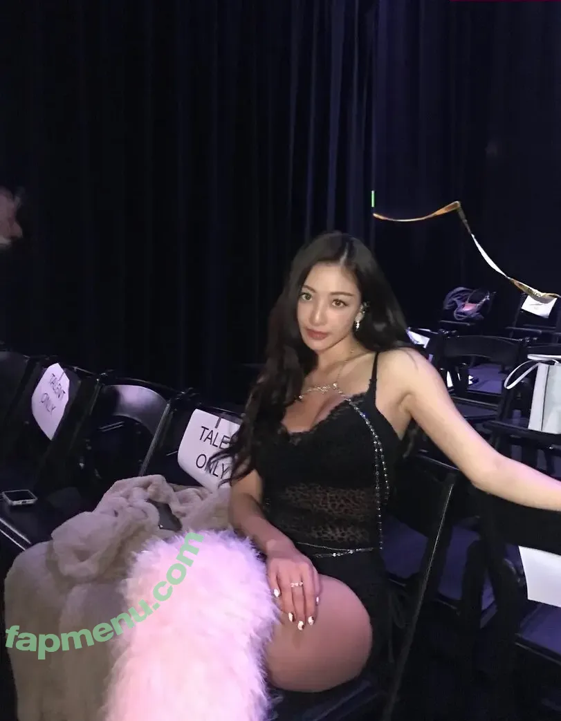 Jihyo nude photo #0603 (Park Ji-hyo / TWICE / _zyozyo / 박지효)