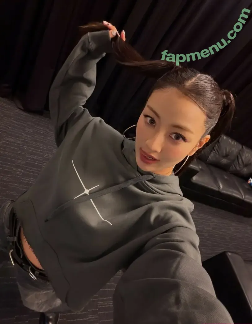 Jihyo nude photo #0703 (TWICE / _zyozyo)