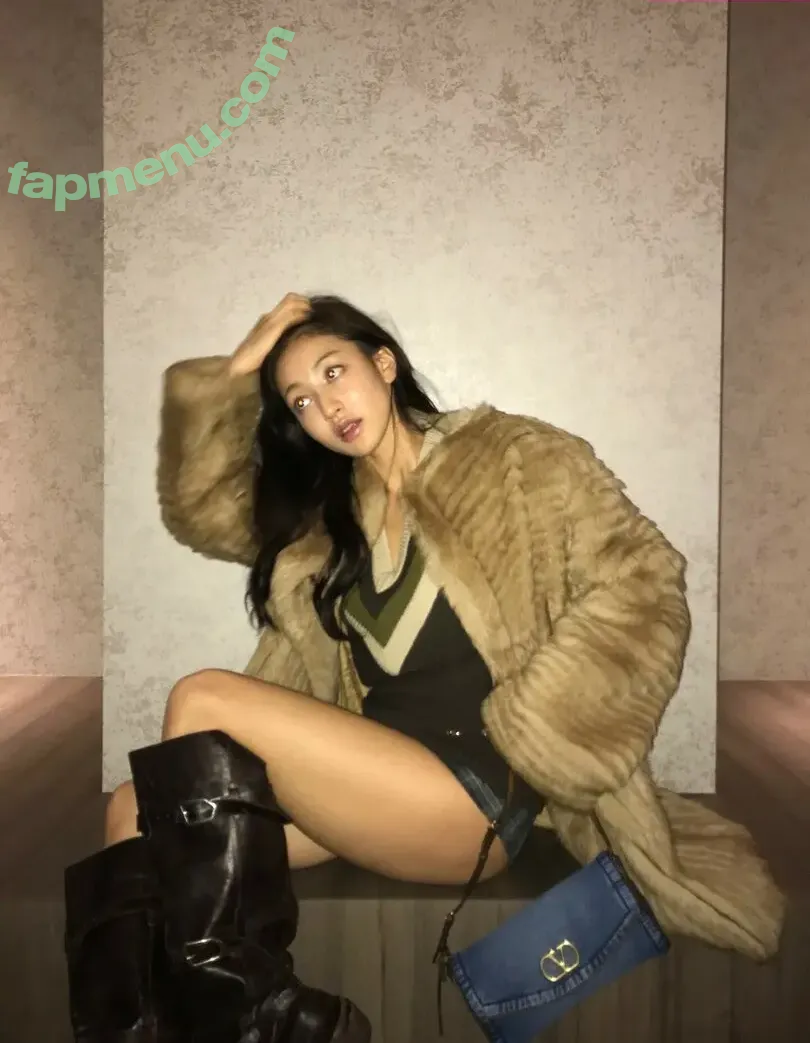 Jihyo nude photo #0707 (TWICE / _zyozyo)