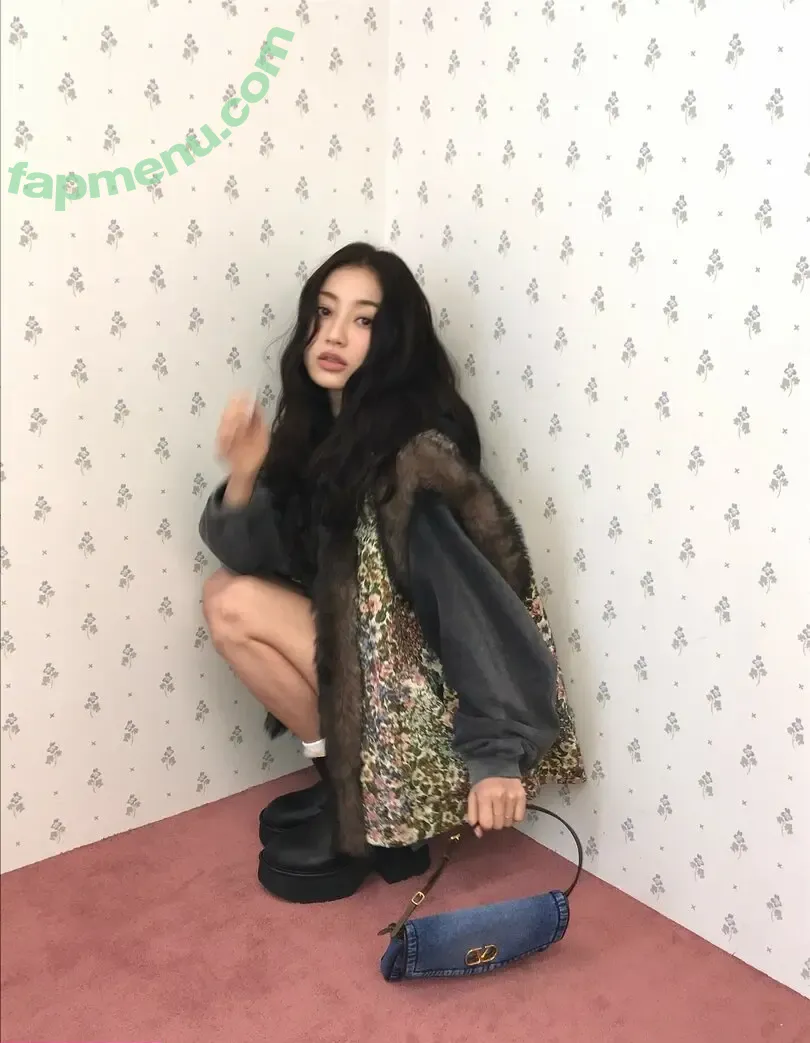 Jihyo nude photo #0708 (TWICE / _zyozyo)