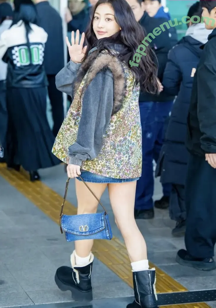 Jihyo nude photo #0718 (TWICE / _zyozyo)