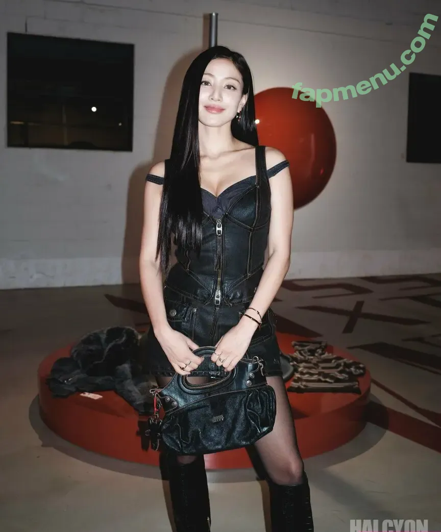 Jihyo nude photo #0724 (TWICE / _zyozyo)