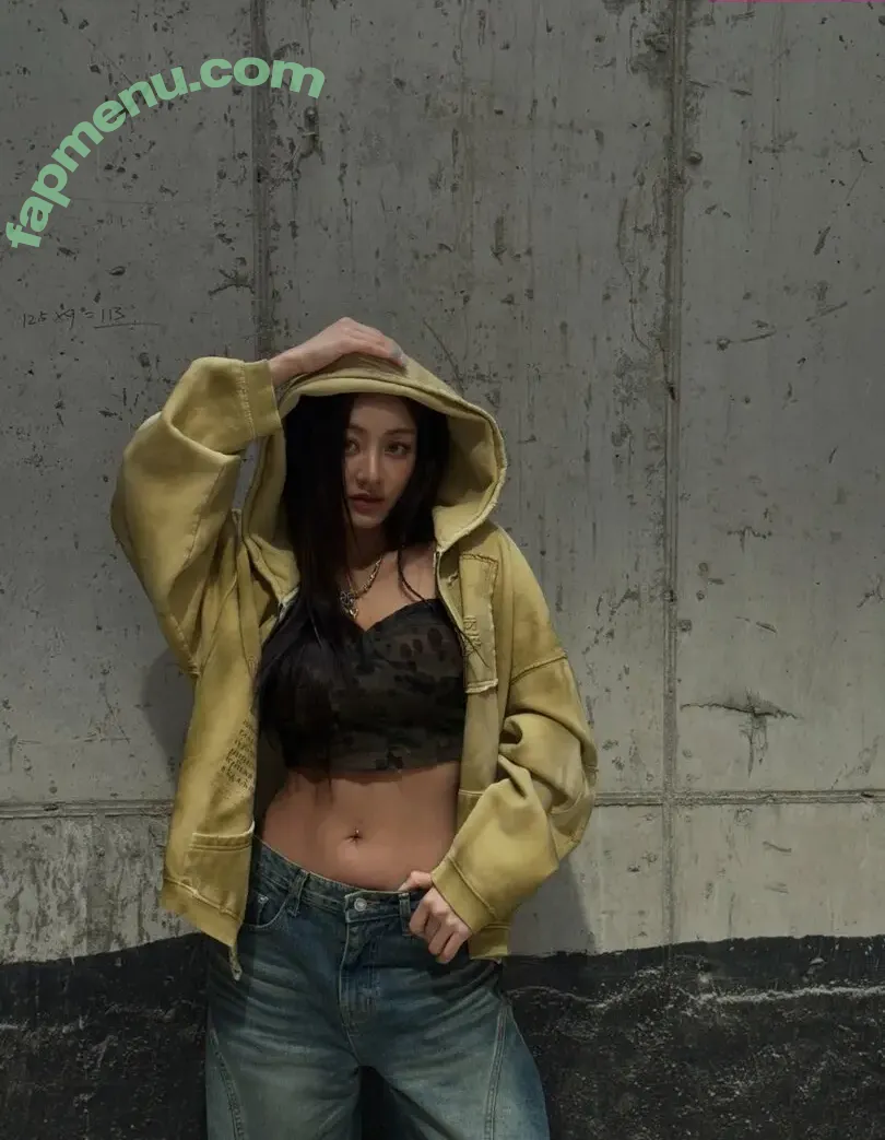 Jihyo nude photo #0815 (TWICE / _zyozyo)