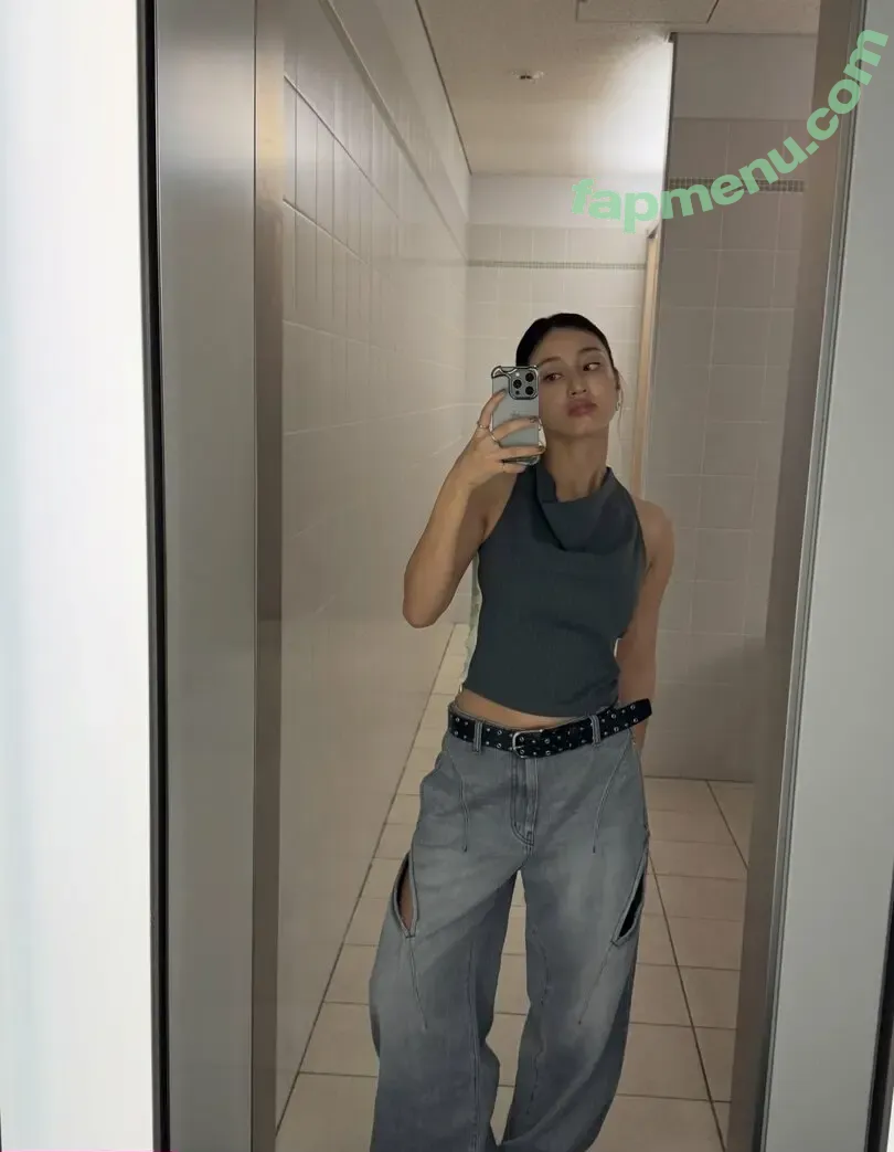 Jihyo nude photo #0817 (TWICE / _zyozyo)