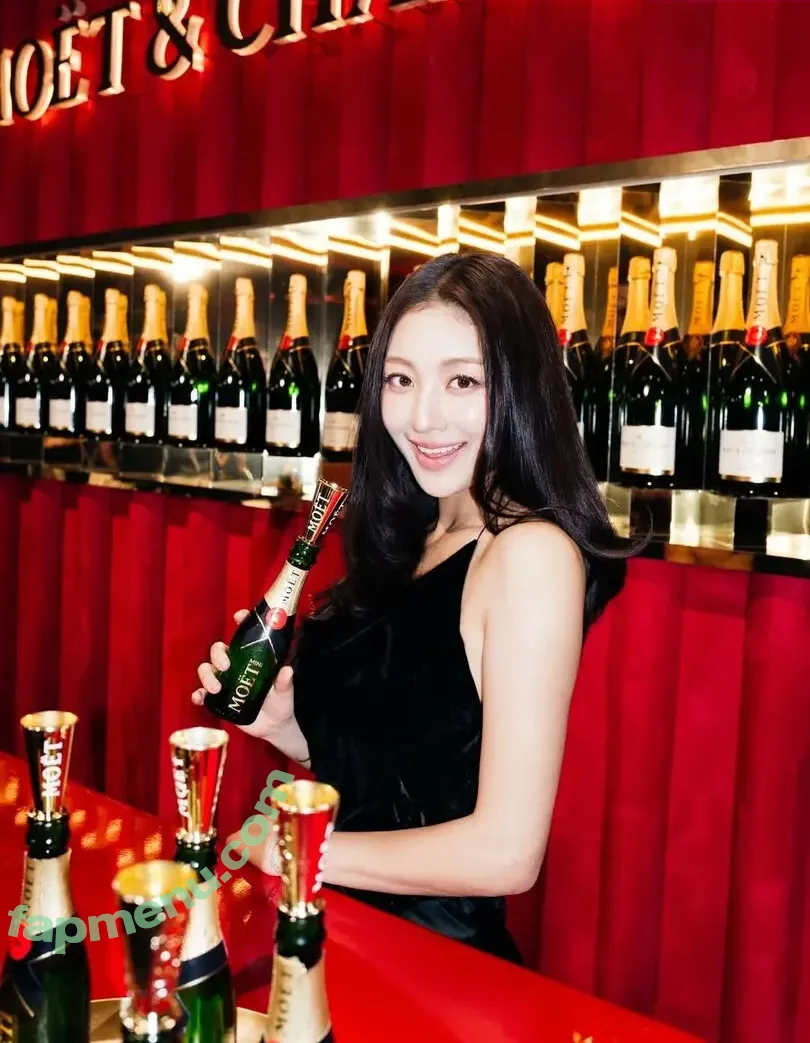 Jihyo nude photo #0872 (TWICE / _zyozyo)