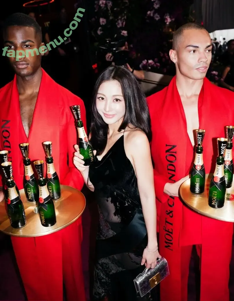 Jihyo nude photo #0876 (TWICE / _zyozyo)