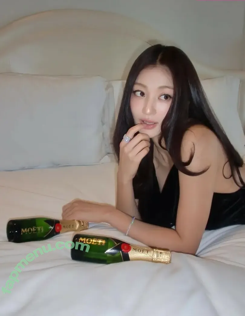 Jihyo nude photo #0884 (TWICE / _zyozyo)