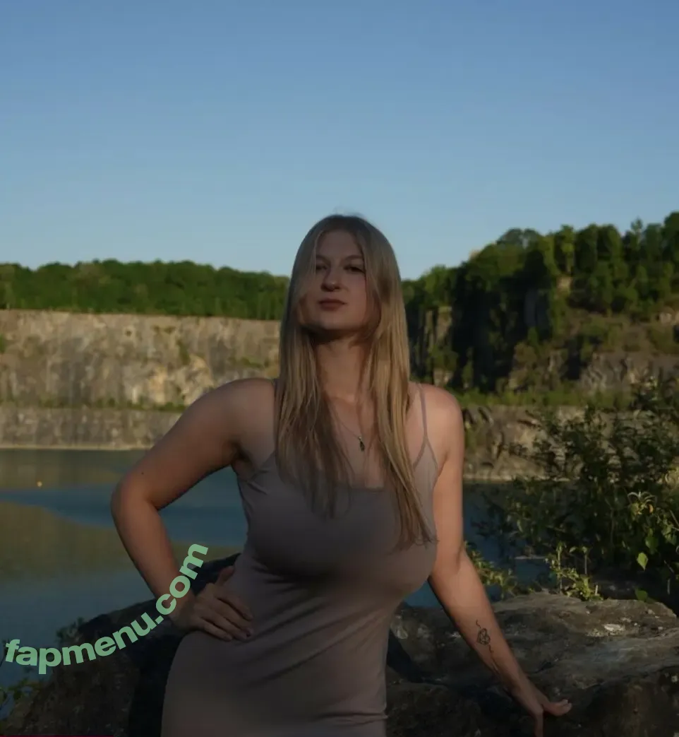 jikke_vdbx nude photo #0008 (584753618 / backmommy)