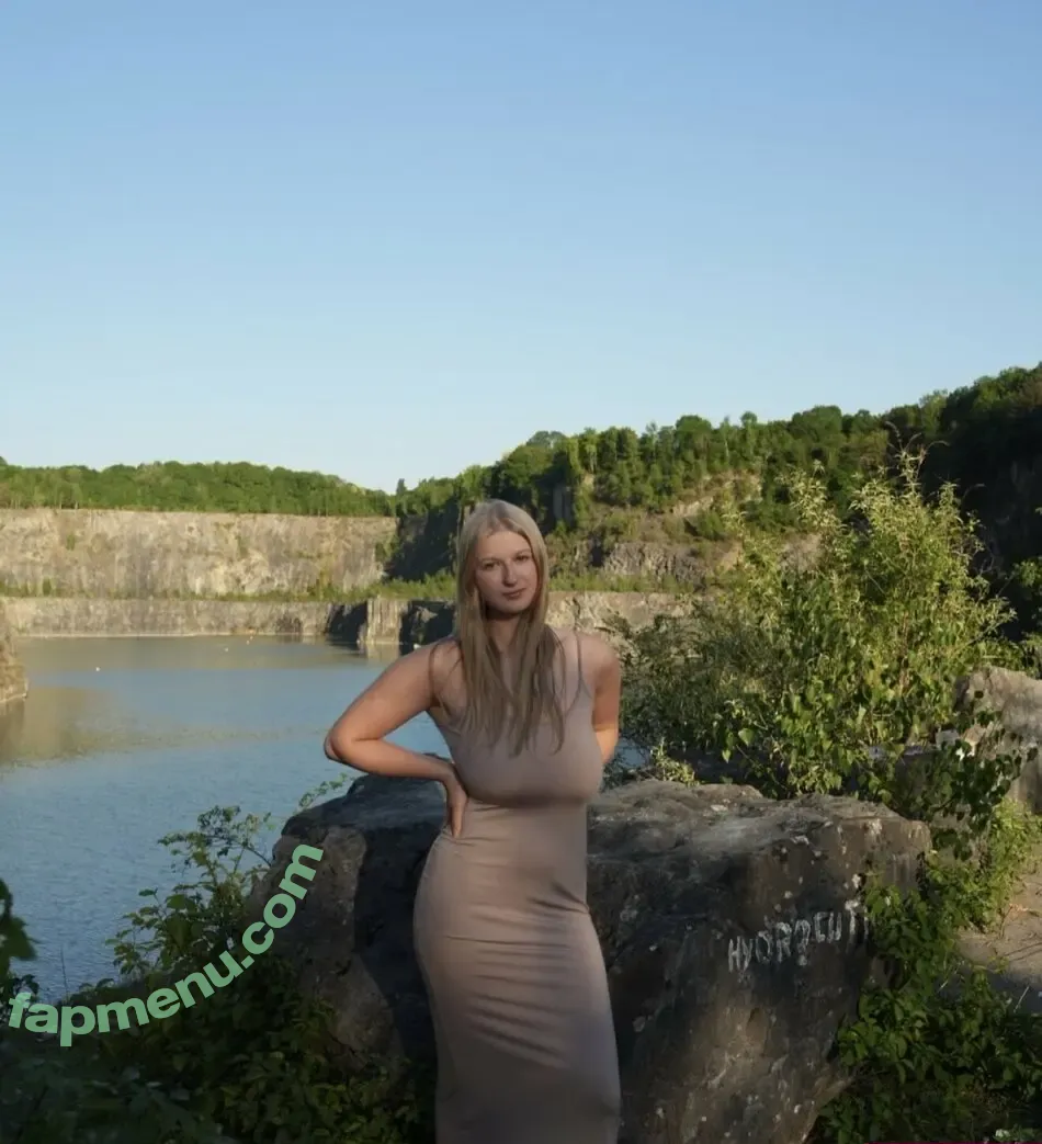 jikke_vdbx nude photo #0009 (584753618 / backmommy)