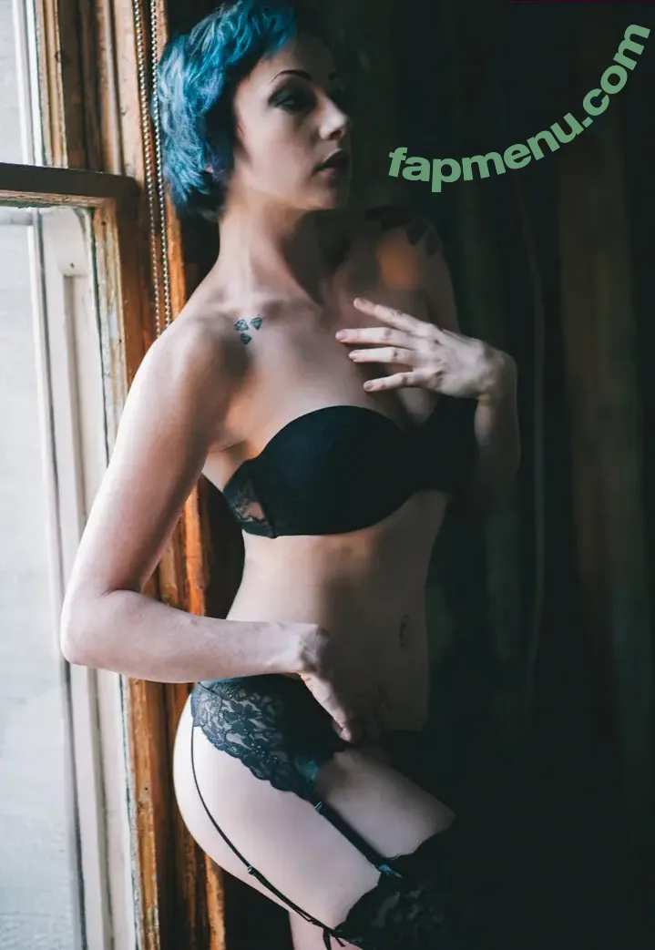 Jin N. Tonic nude photo #0047 (jinntonic2.0 / thejinntonic)